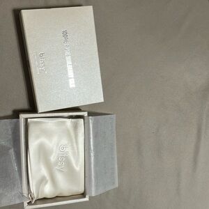 Blissy standard size pillowcase 100% pure mulberry silk